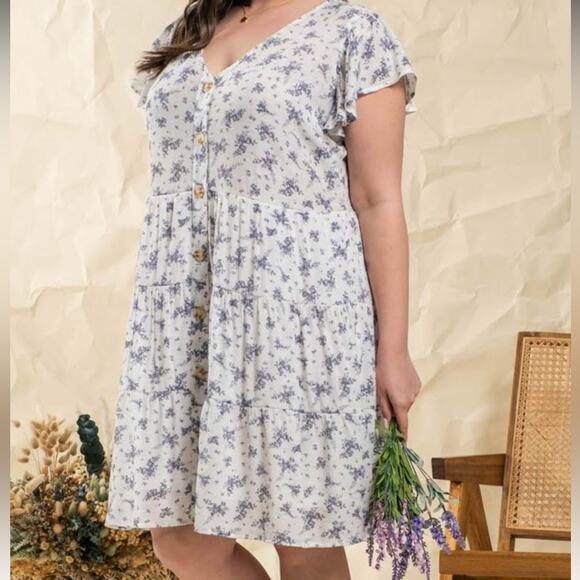 NWT Plus Size Button Down Tiered Floral Dress Size 1X - Picture 3 of 5
